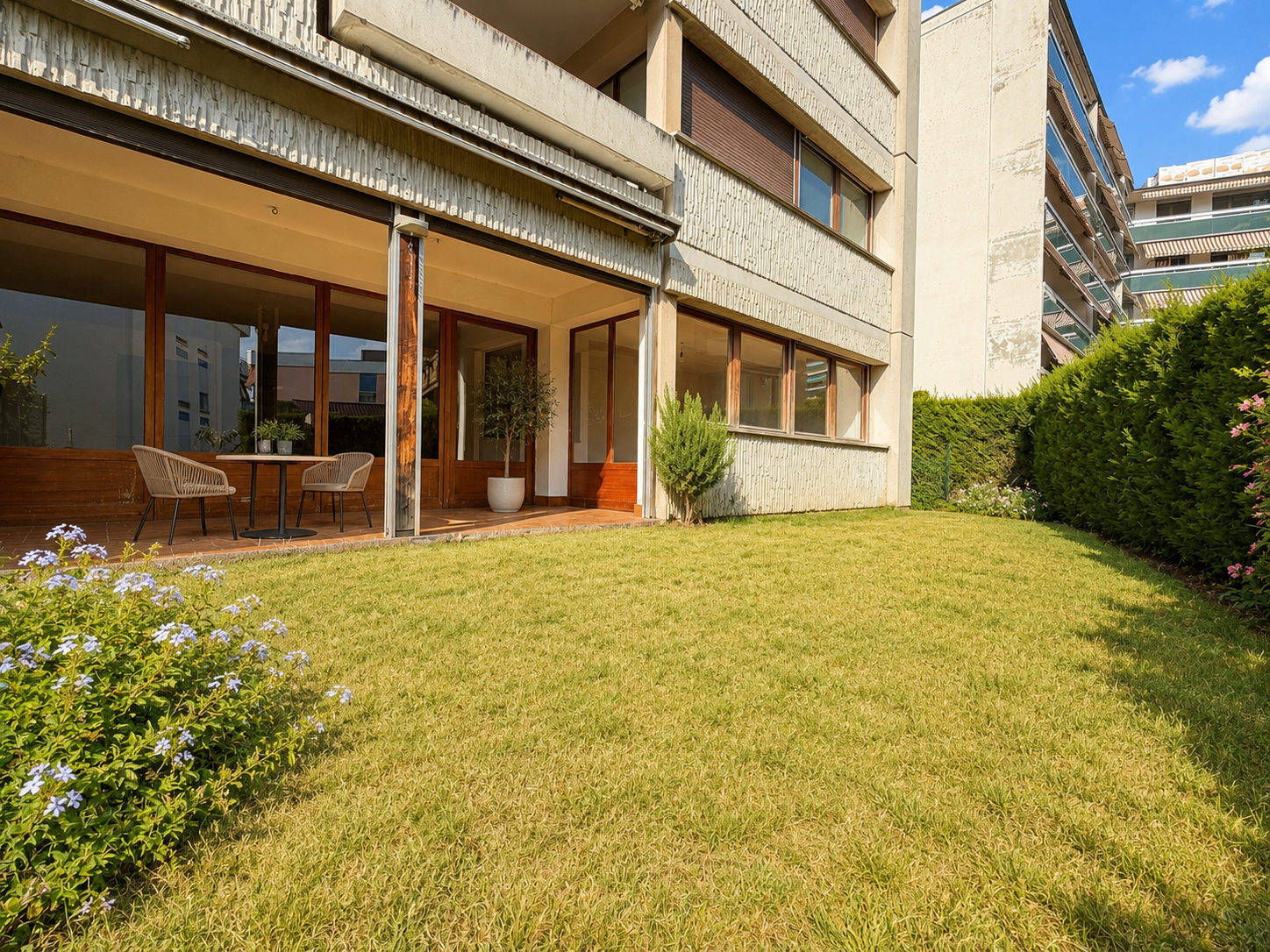 Magnifique rez-de-chaussée avec jardin et vaste séjour de 45 m²